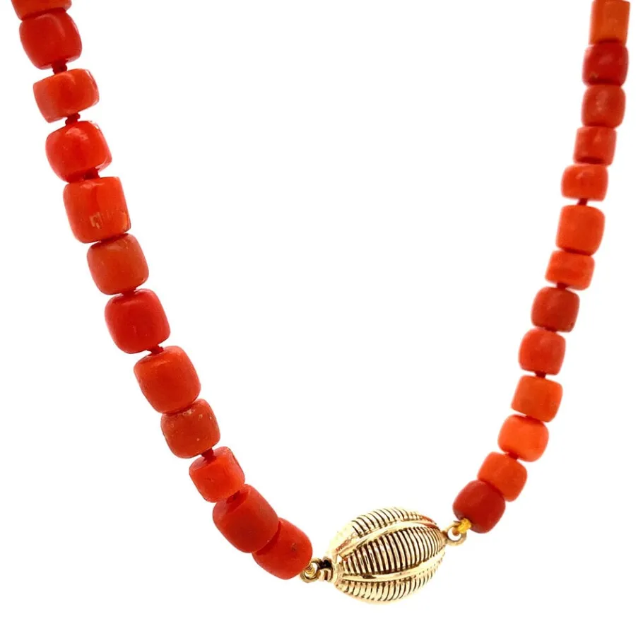 blood_coral_necklace_with_2-5.webp Blood coral necklace with gold clasp 14 krt>Vintage Jewellery Clearance