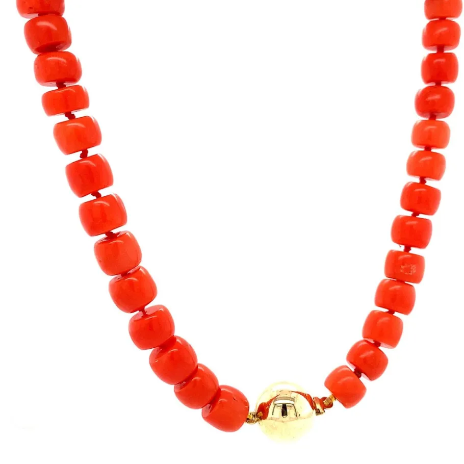 blood_coral_necklace_with_2-6.webp Blood coral necklace with gold clasp 14 krt>Vintage Jewellery Online