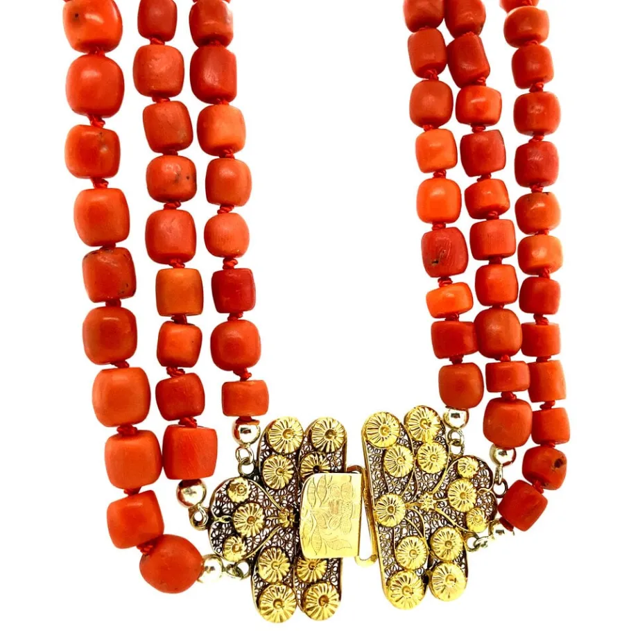 blood_coral_necklace_with_2-7.webp Blood coral necklace with gold clasp 14 krt>Vintage Jewellery Fashion