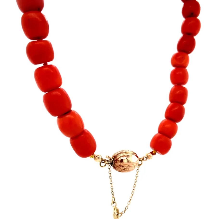 blood_coral_necklace_with_2-8.webp Blood coral necklace with gold clasp 47 cm 14 krt>Vintage Jewellery Outlet