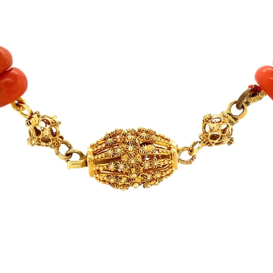 blood_coral_necklace_with_4-2.webp Blood coral necklace with gold clasp 14 krt>Vintage Jewellery Fashion