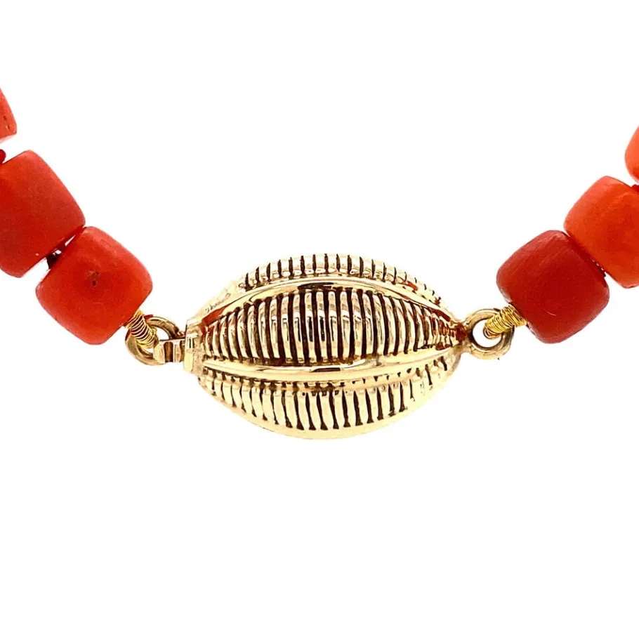blood_coral_necklace_with_4-5.webp Blood coral necklace with gold clasp 14 krt>Vintage Jewellery Clearance