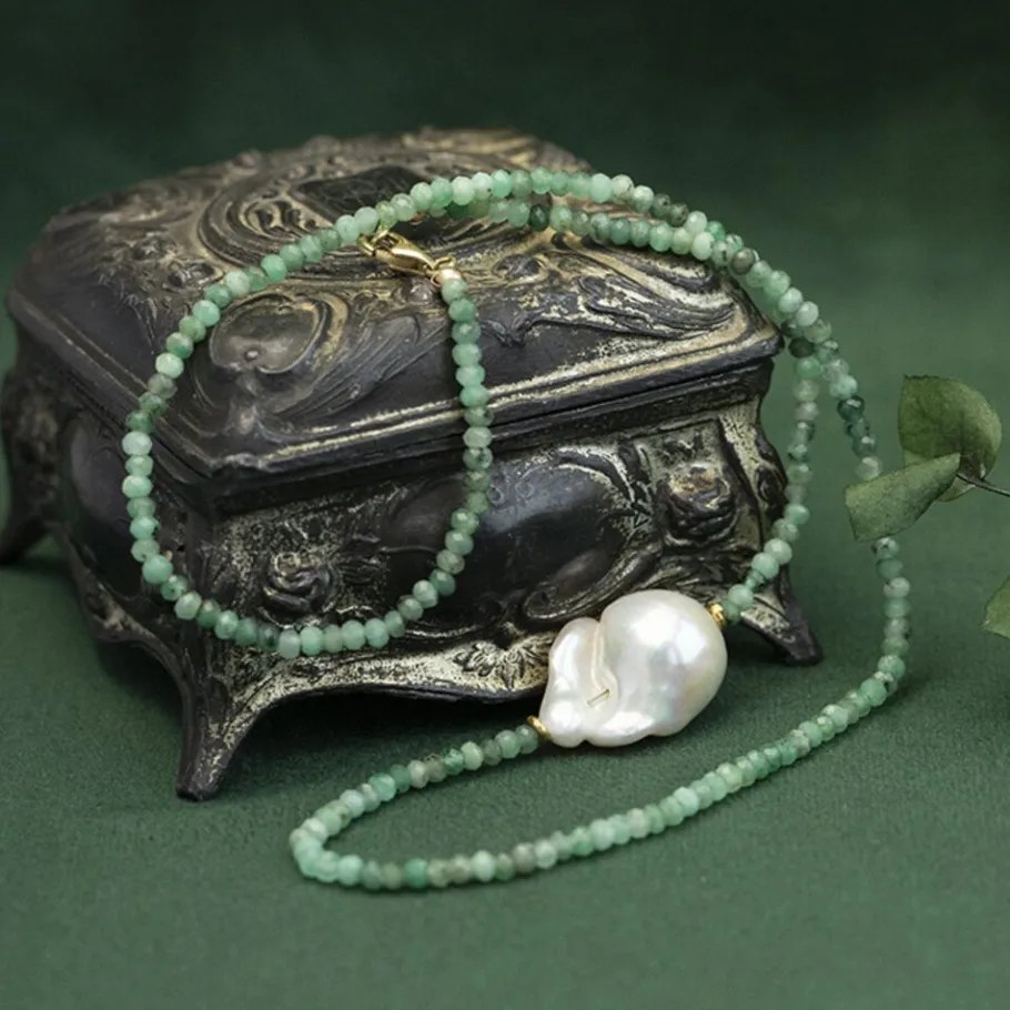 Emerald necklace with pearl and gold clasp 14 krt>Vintage Jewellery Discount