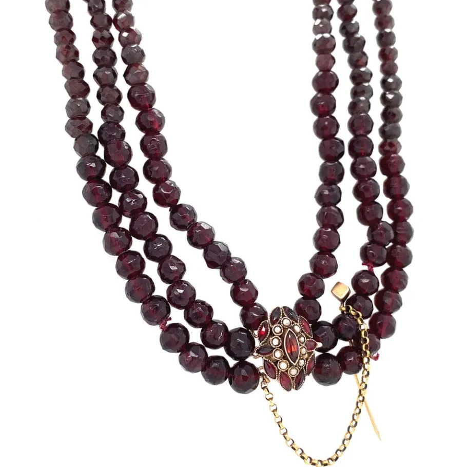 garnet_necklace_with_gold_2-1.webp Garnet necklace with gold locket 14 krt>Vintage Jewellery Online