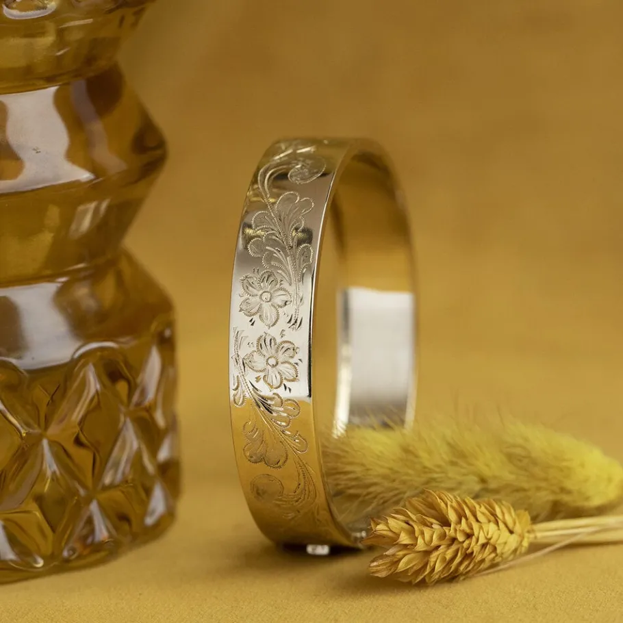 Gold bangle with engraving 14 krt>Vintage Jewellery Hot