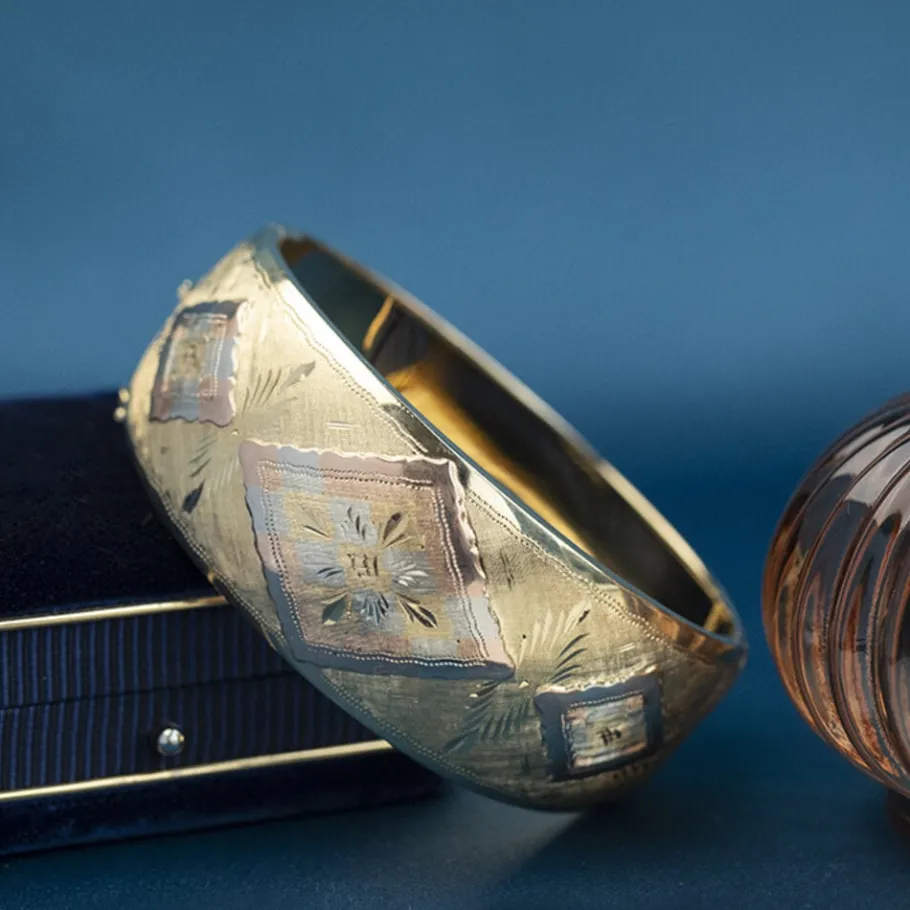 Gold bangle with engraving 14 krt>Vintage Jewellery Clearance