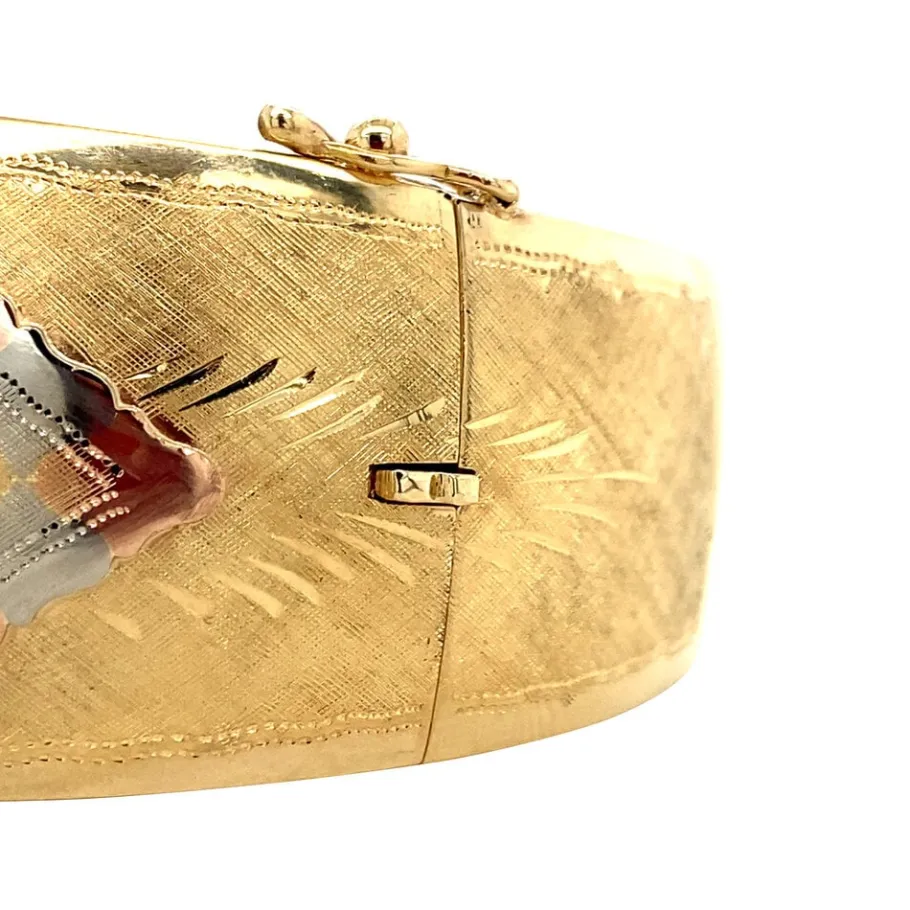 gold_bangle_with_engravin_4-5.webp Gold bangle with engraving 14 krt>Vintage Jewellery Clearance
