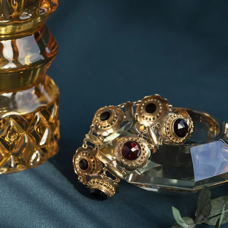 Gold bracelet with garnet 14 krt>Vintage Jewellery Clearance