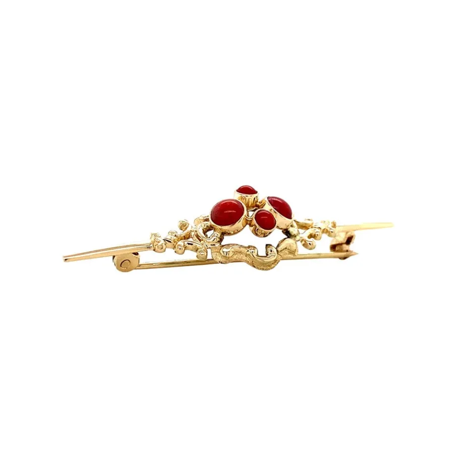 gold_brooch_with_blood_co_2-1.webp Gold brooch with blood coral 14 krt>Vintage Jewellery Hot