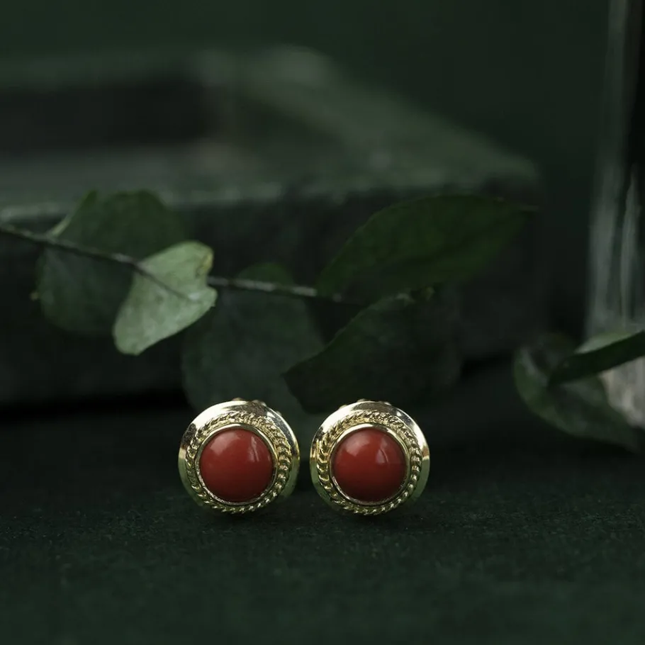 Gold ear studs with blood coral 14 krt>Vintage Jewellery New