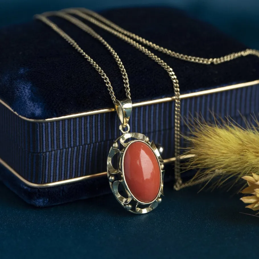 Gold pendant with blood coral 14 krt>Vintage Jewellery Hot