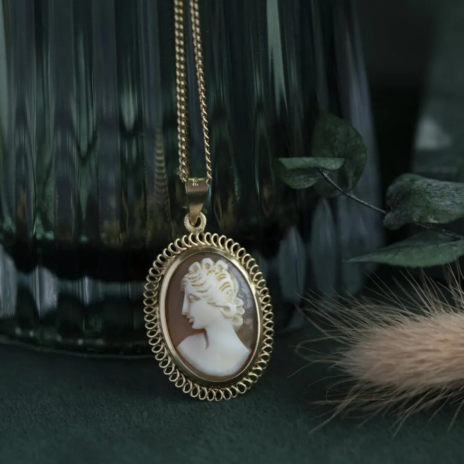 Gold pendant with cameo 14 krt>Vintage Jewellery Online