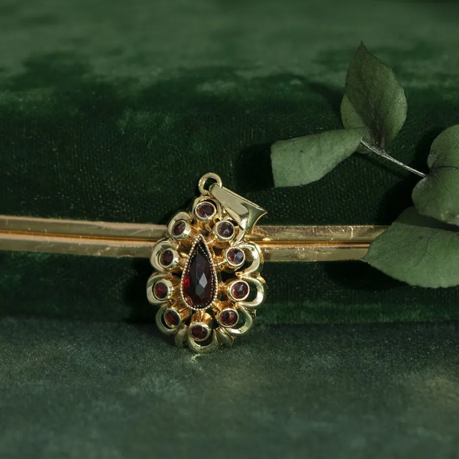 Gold pendant with garnet 14 krt>Vintage Jewellery Outlet