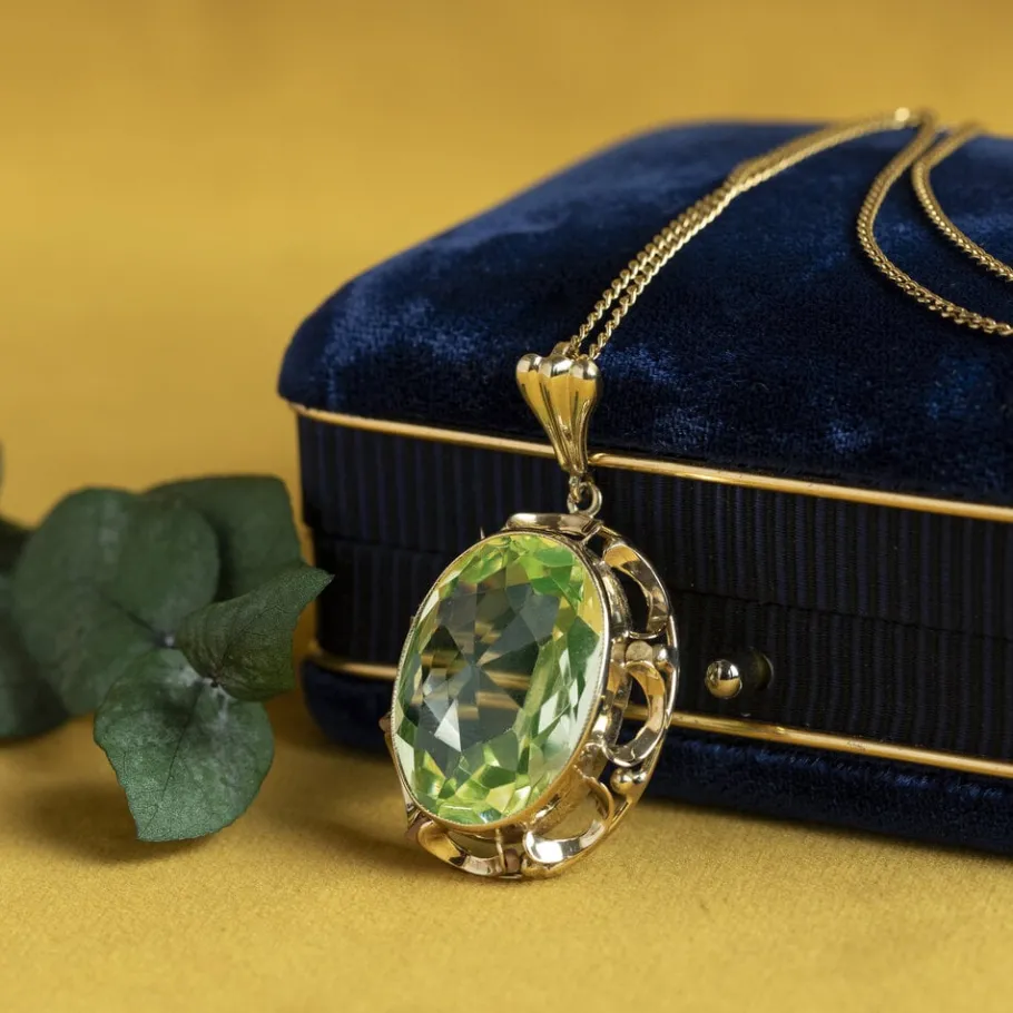 Gold pendant with green spinel 14 krt>Vintage Jewellery Best
