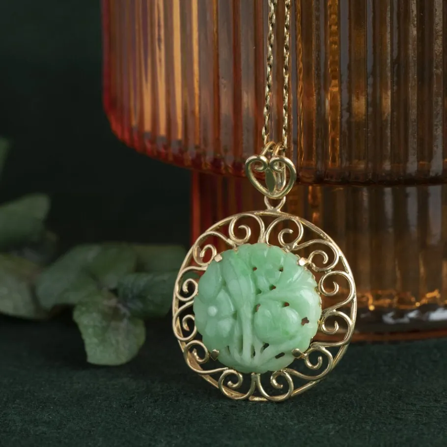 Gold pendant with jade 14 krt>Vintage Jewellery Sale