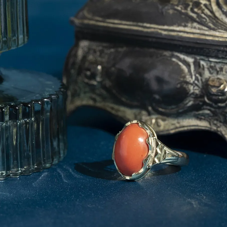 Gold ring with blood coral 14 krt>Vintage Jewellery New