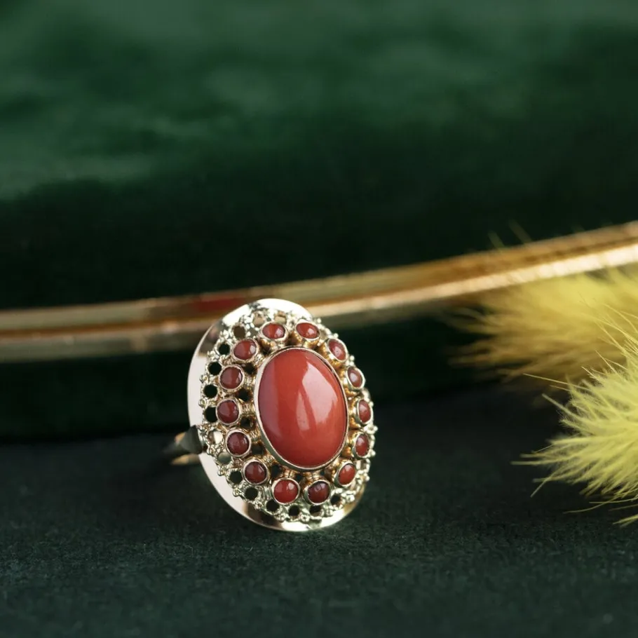 Gold ring with blood coral 14 krt>Vintage Jewellery New