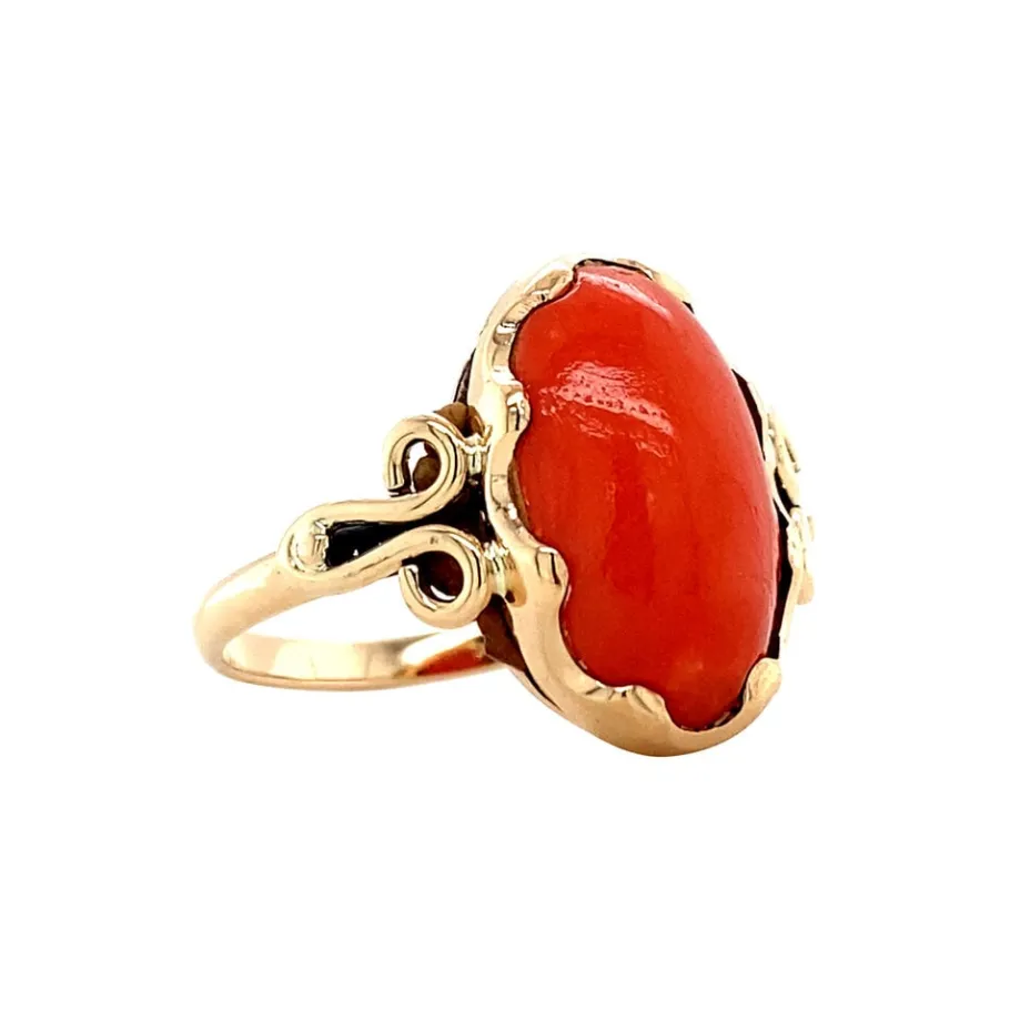 gold_ring_with_blood_cora_2-22.webp Gold ring with blood coral 14 krt>Vintage Jewellery Fashion