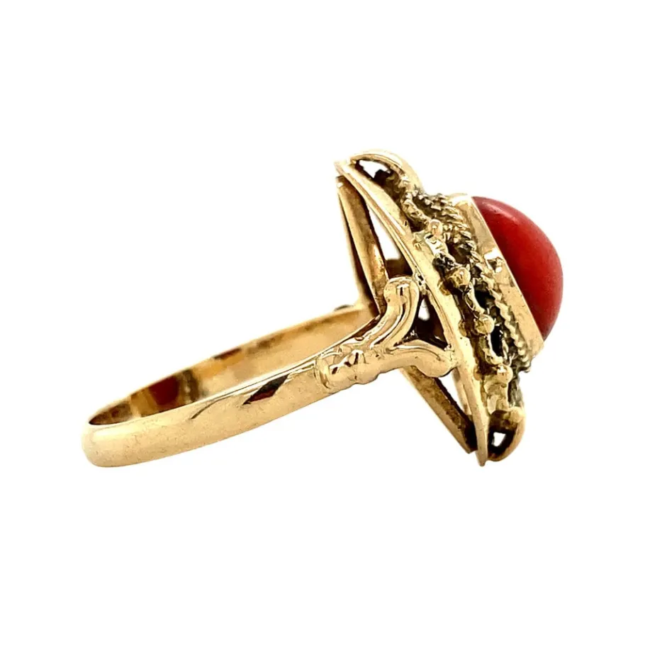 gold_ring_with_blood_cora_3-13.webp Gold ring with blood coral 14 krt>Vintage Jewellery New