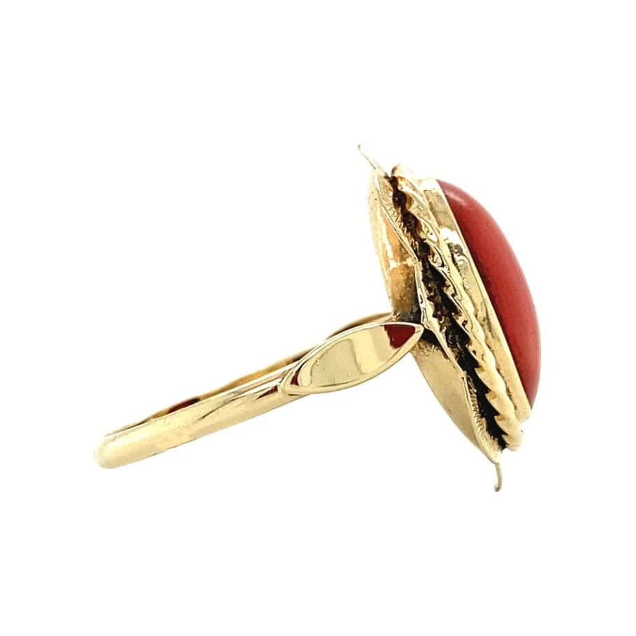 gold_ring_with_blood_cora_3-16.webp Gold ring with blood coral 14 krt>Vintage Jewellery Clearance
