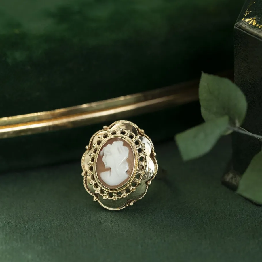 Gold ring with cameo 14 krt>Vintage Jewellery New