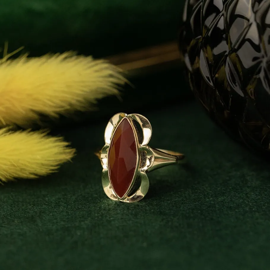 Gold ring with carnelian 14 krt>Vintage Jewellery Best