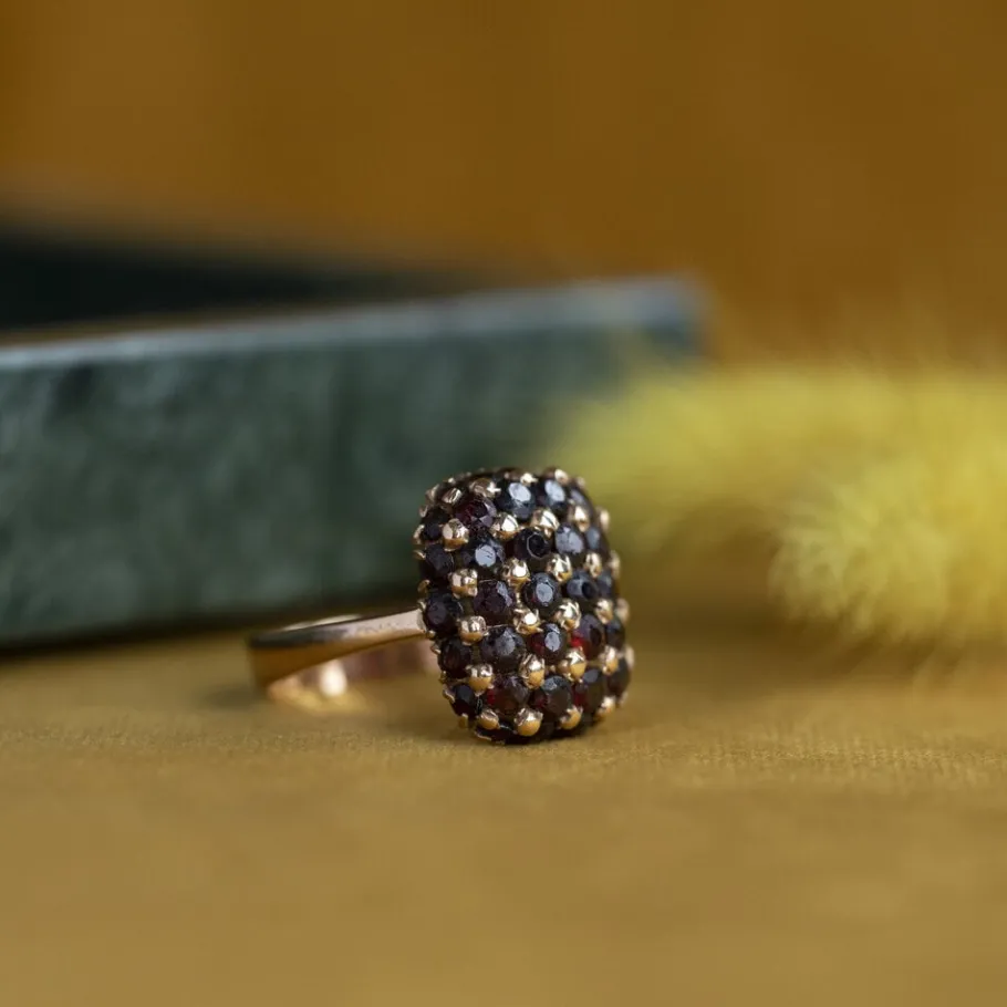 Gold ring with garnet 18 krt>Vintage Jewellery Outlet