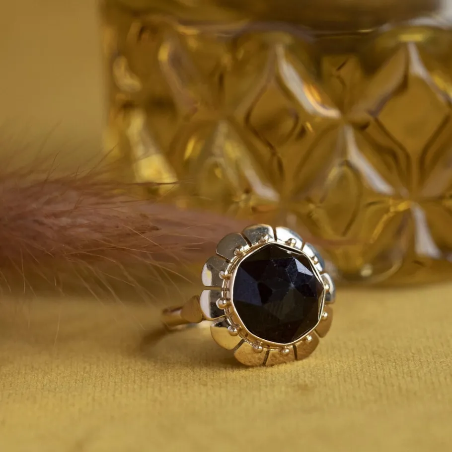 Gold ring with garnet 14 krt>Vintage Jewellery Hot