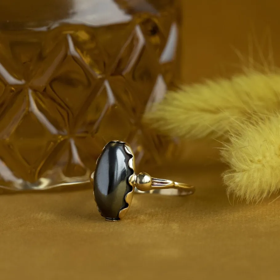 Gold ring with haematite 14 krt>Vintage Jewellery Sale