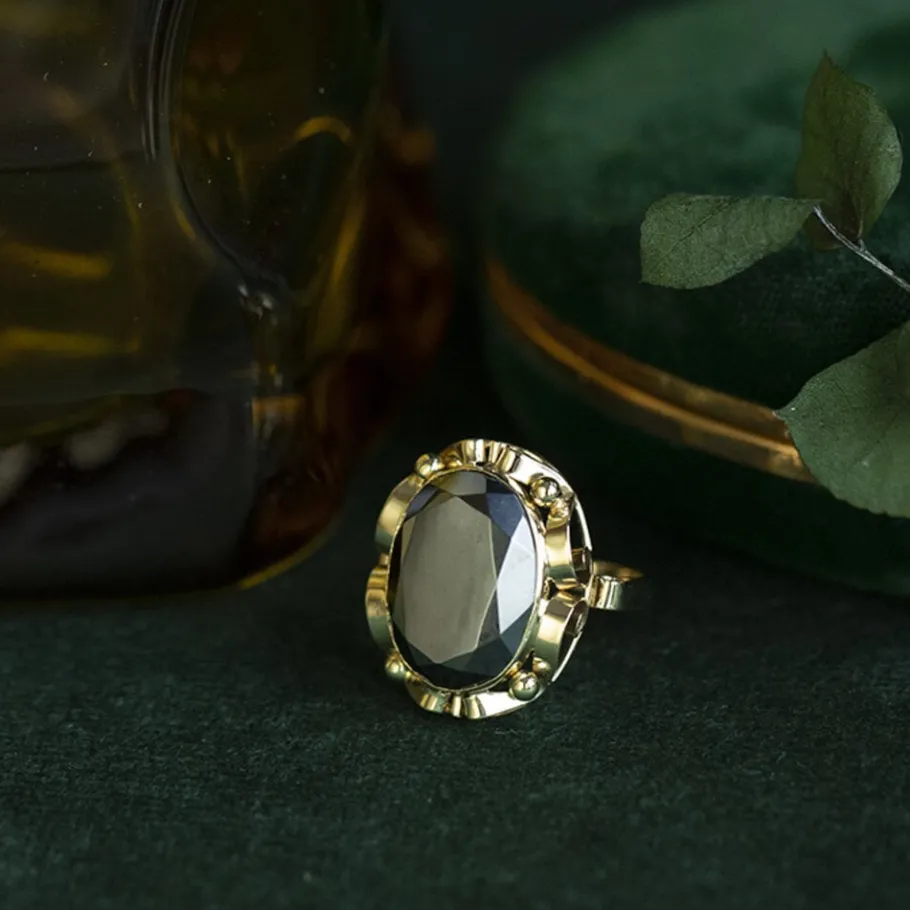 Gold ring with hematite 14 krt>Vintage Jewellery Fashion