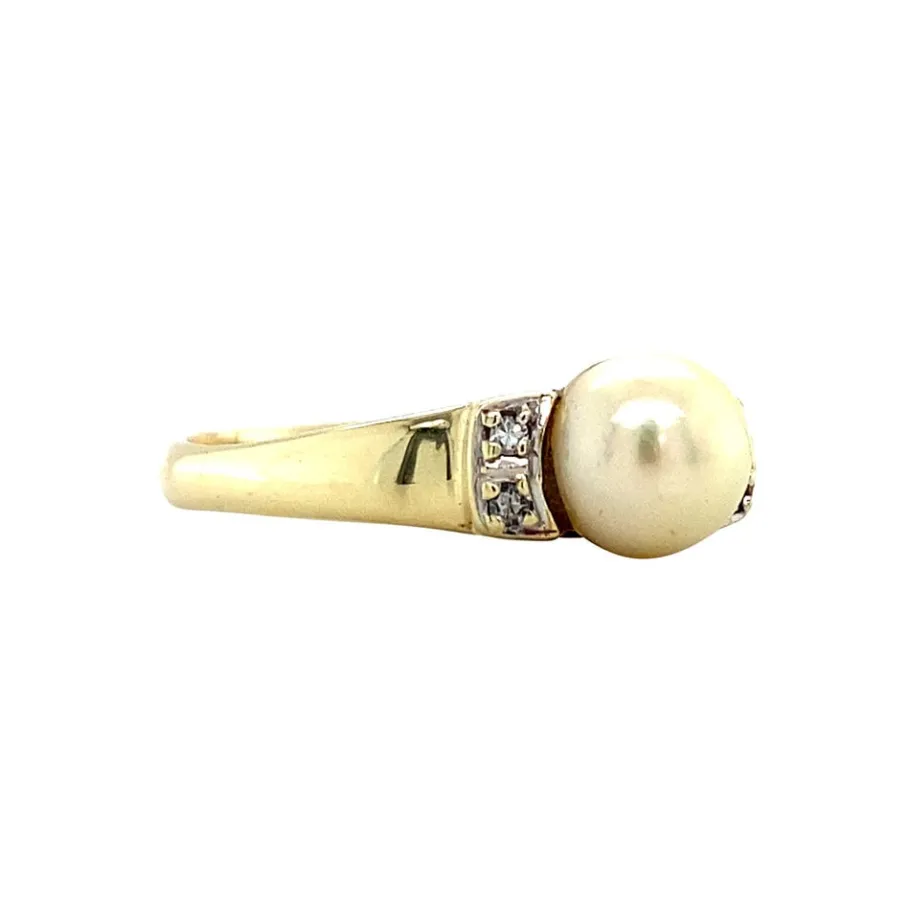 gold_ring_with_pearl_and__2-1.webp Gold ring with pearl and diamonds 14 krt>Vintage Jewellery Hot