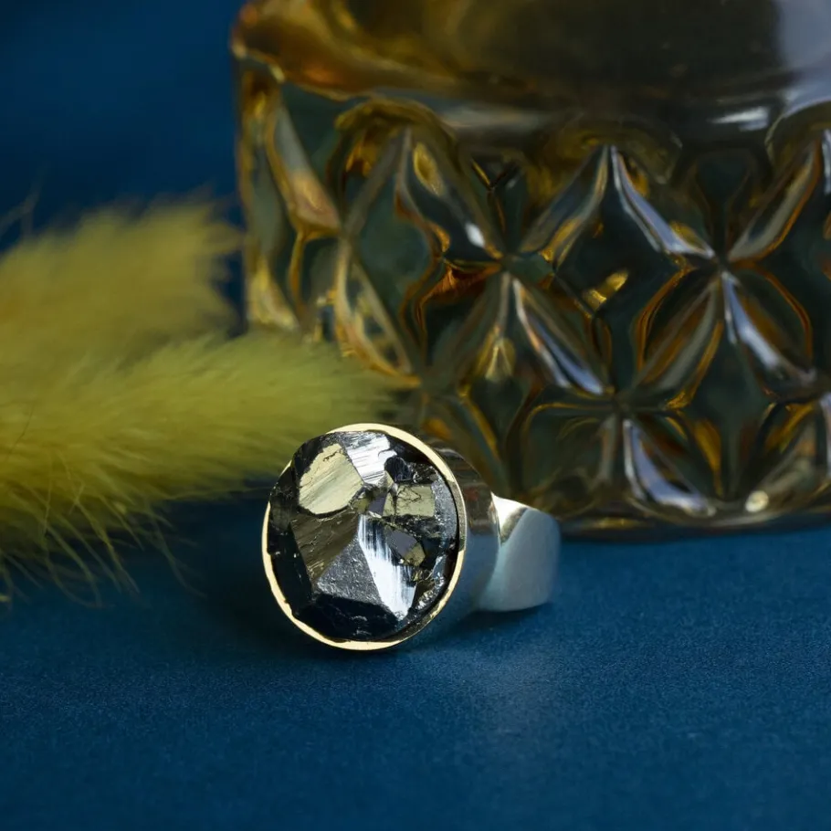 Gold ring with pyrite 18 krt>Vintage Jewellery Fashion