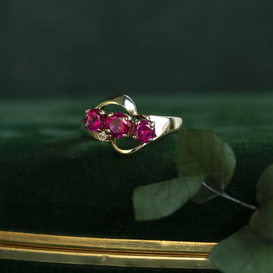 gold_ring_with_ruby__krt_1.webp Gold ring with ruby 14 krt>Vintage Jewellery Best