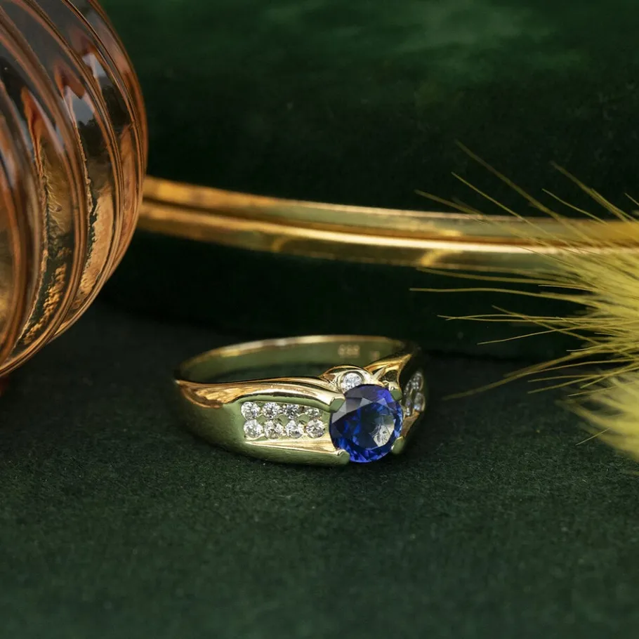 Gold ring with sapphire and zirconia 14 krt>Vintage Jewellery Clearance