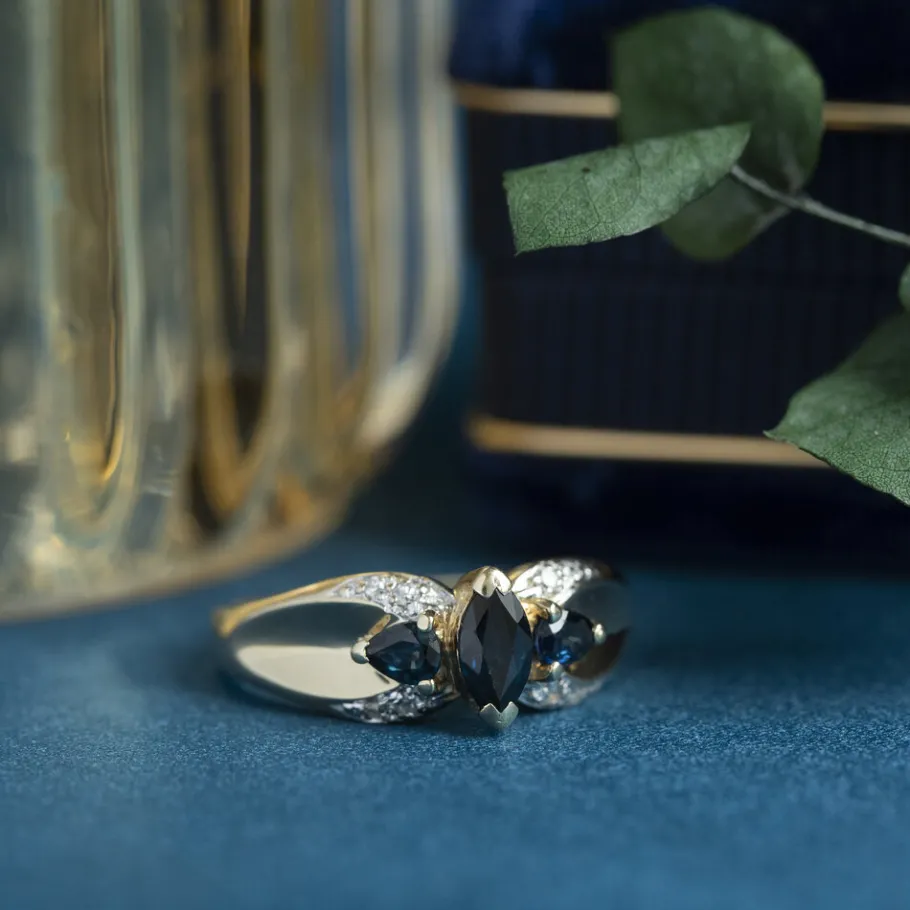 gold_ring_with_sapphire_a_1-6.webp Gold ring with sapphire and diamond 14 krt>Vintage Jewellery Clearance
