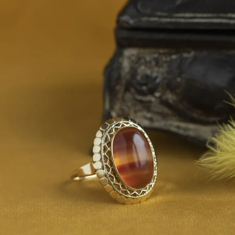 Gold ring with stripe agate 14 krt>Vintage Jewellery Best