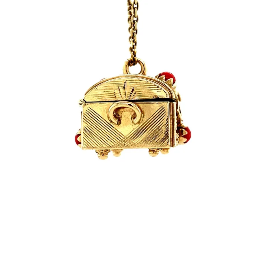 gold_treasure_chest_penda_3.webp Gold treasure chest pendant with blood coral 14 krt>Vintage Jewellery Best