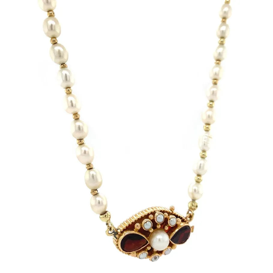pearl_necklace_with_gold__2-6.webp Pearl necklace with gold garnet clasp 14 krt>Vintage Jewellery New