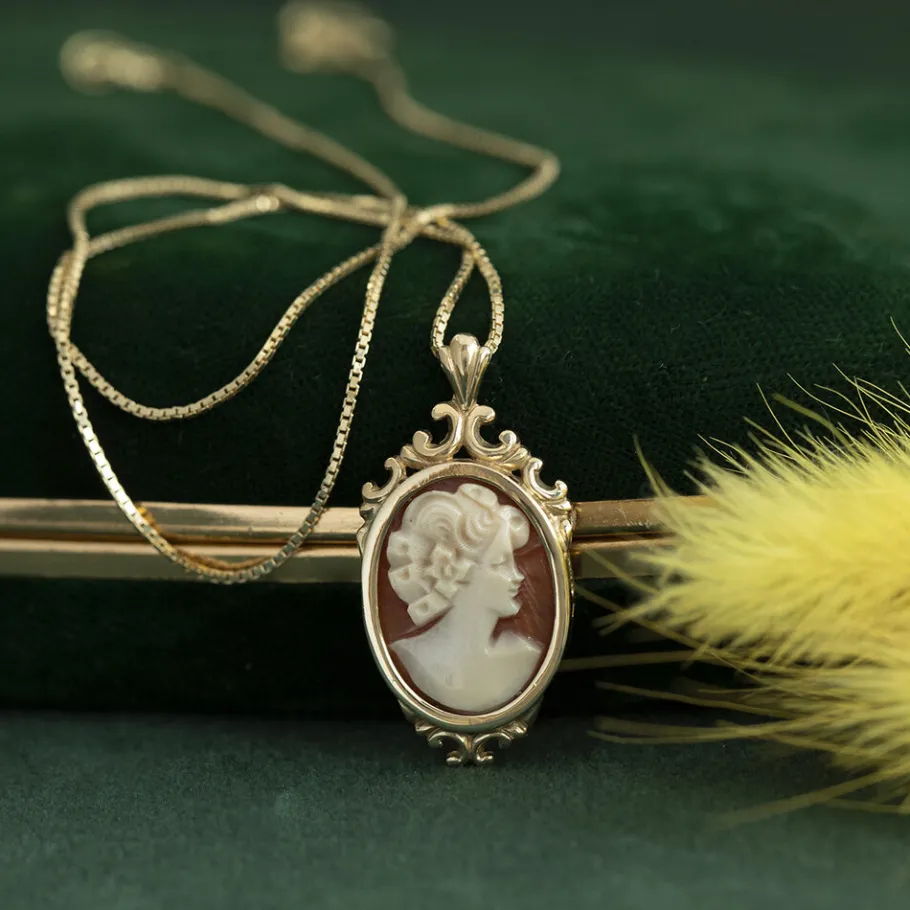Pendant with cameo 9 krt>Vintage Jewellery Discount