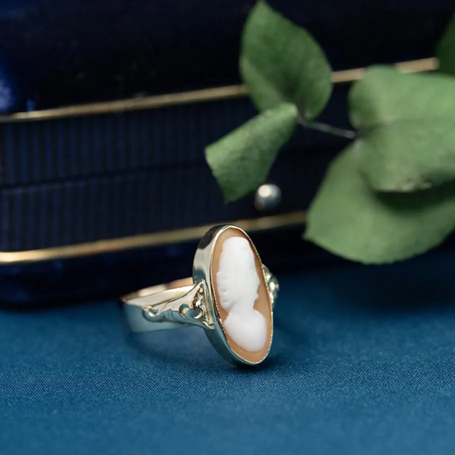 Ring with cameo 12 krt>Vintage Jewellery Hot