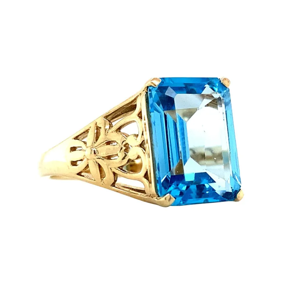 ring_with_topaz__krt_2.webp Ring with topaz 9 krt>Vintage Jewellery Sale