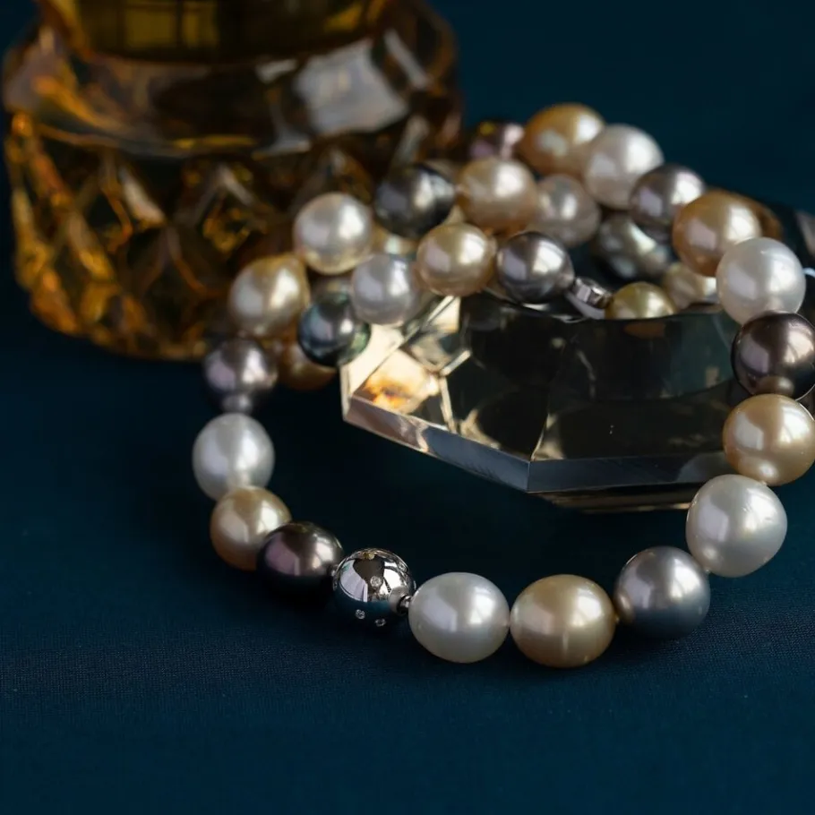 Schoeffel pearl necklace with diamonds 18 krt>Vintage Jewellery Best