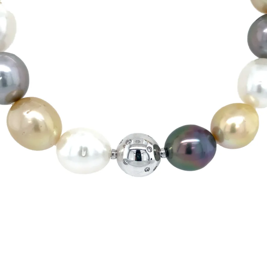 schoeffel_pearl_necklace__4-3.webp Schoeffel pearl necklace with diamonds 18 krt>Vintage Jewellery Best