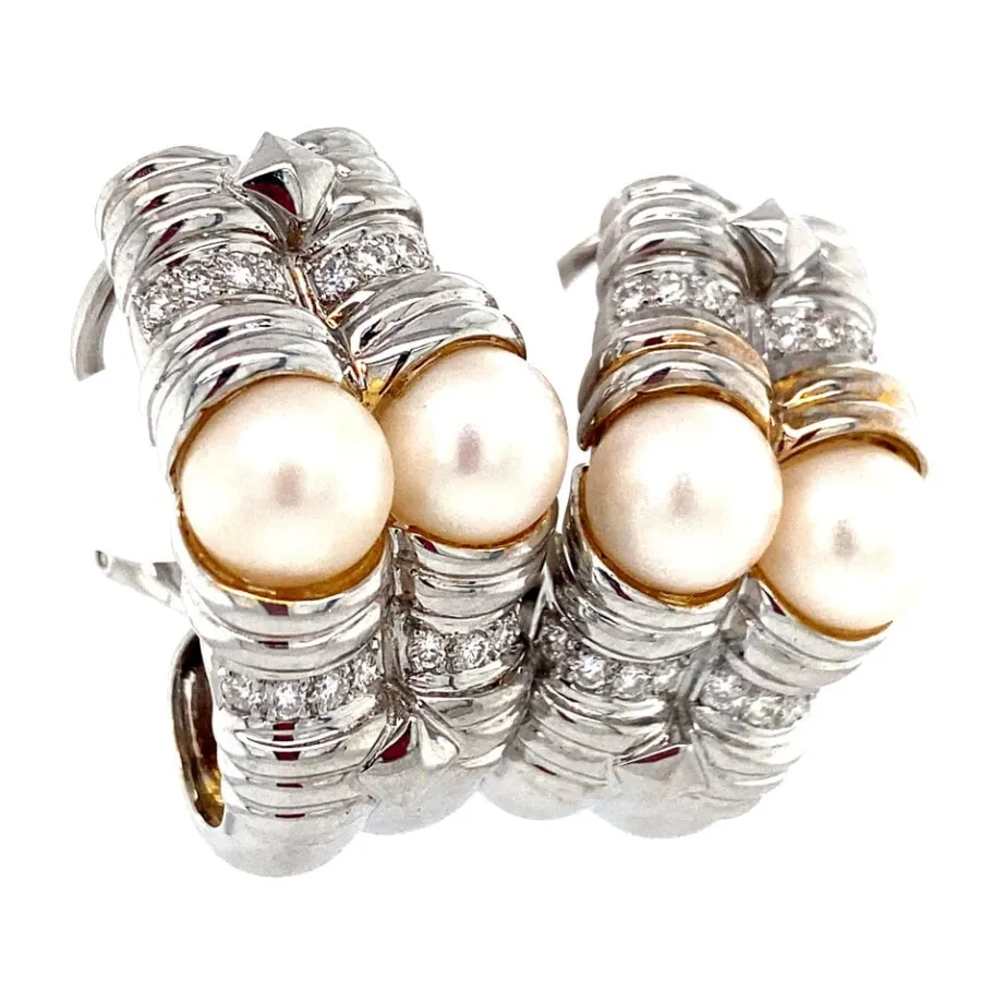 wedge_gold_earrings_with__2.webp Wedge gold earrings with pearl and diamond 18 krt>Vintage Jewellery Clearance