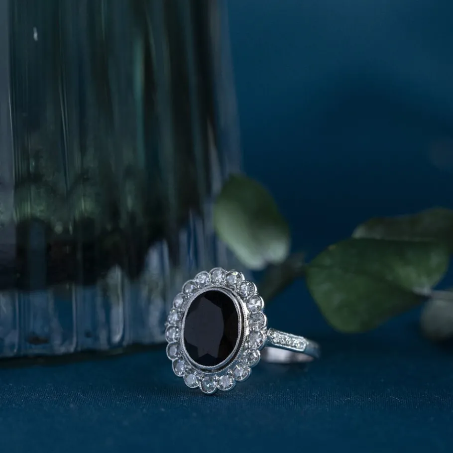 White gold ring with iolite and diamonds 14 krt>Vintage Jewellery Sale