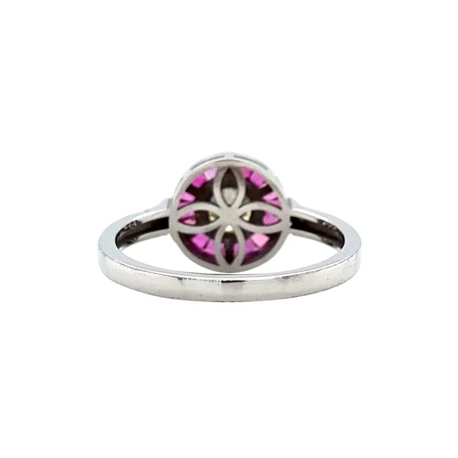 white_gold_ring_with_ruby_4-1.webp White gold ring with ruby and diamonds 14 krt>Vintage Jewellery Discount