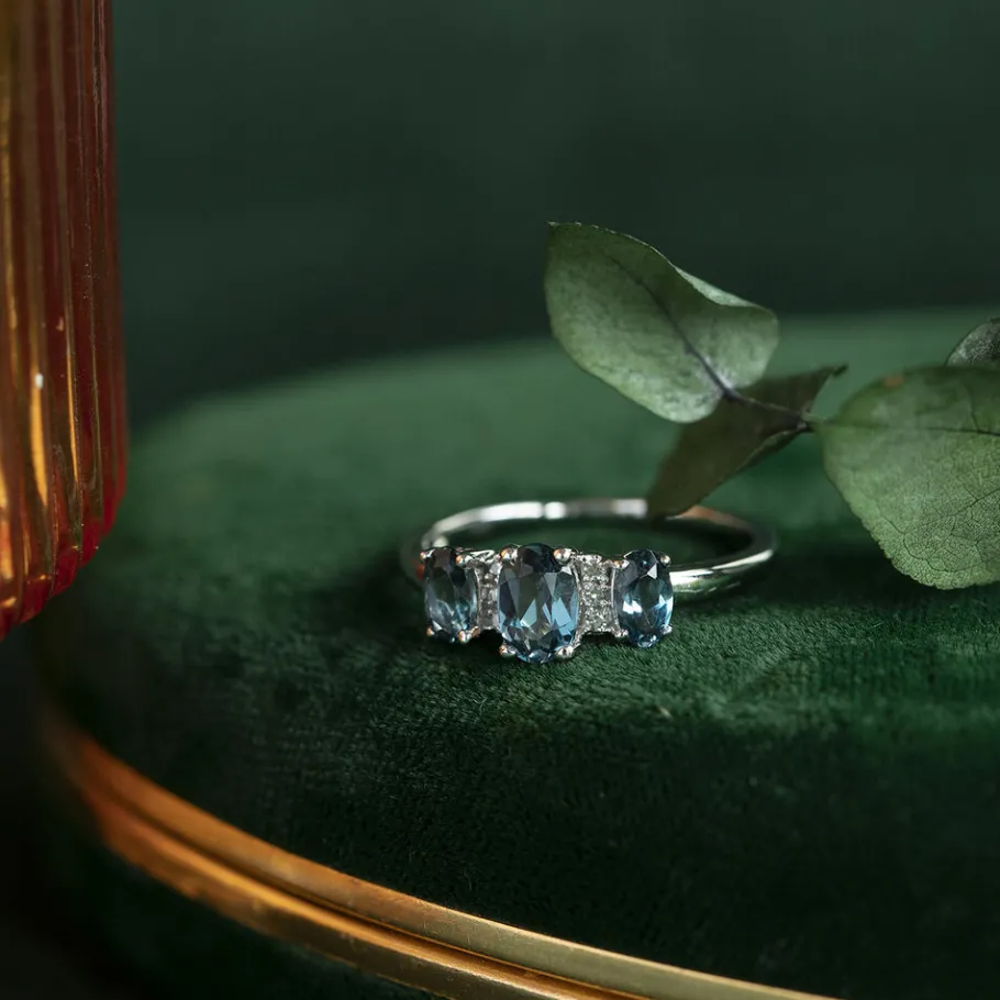 White gold ring with topaz and diamonds 14 krt>Vintage Jewellery Discount