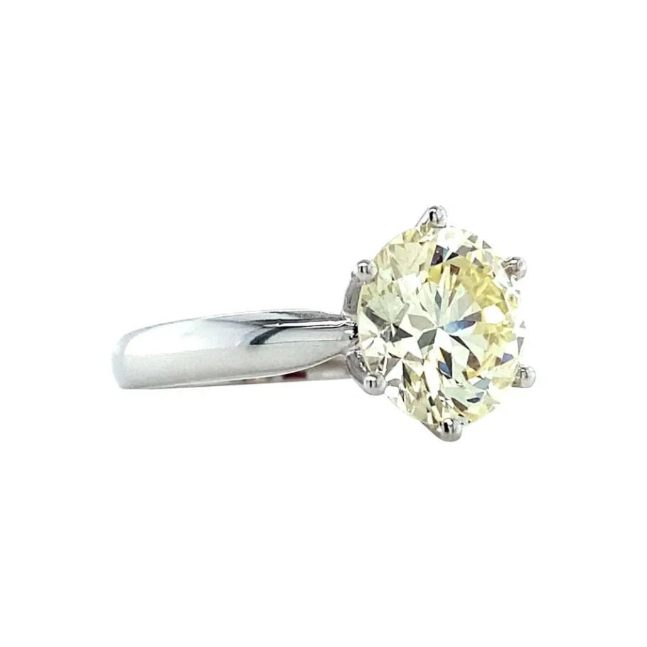 white_gold_solitaire_ring_2-1.webp White gold solitaire ring with diamonds 18 krt>Vintage Jewellery Fashion